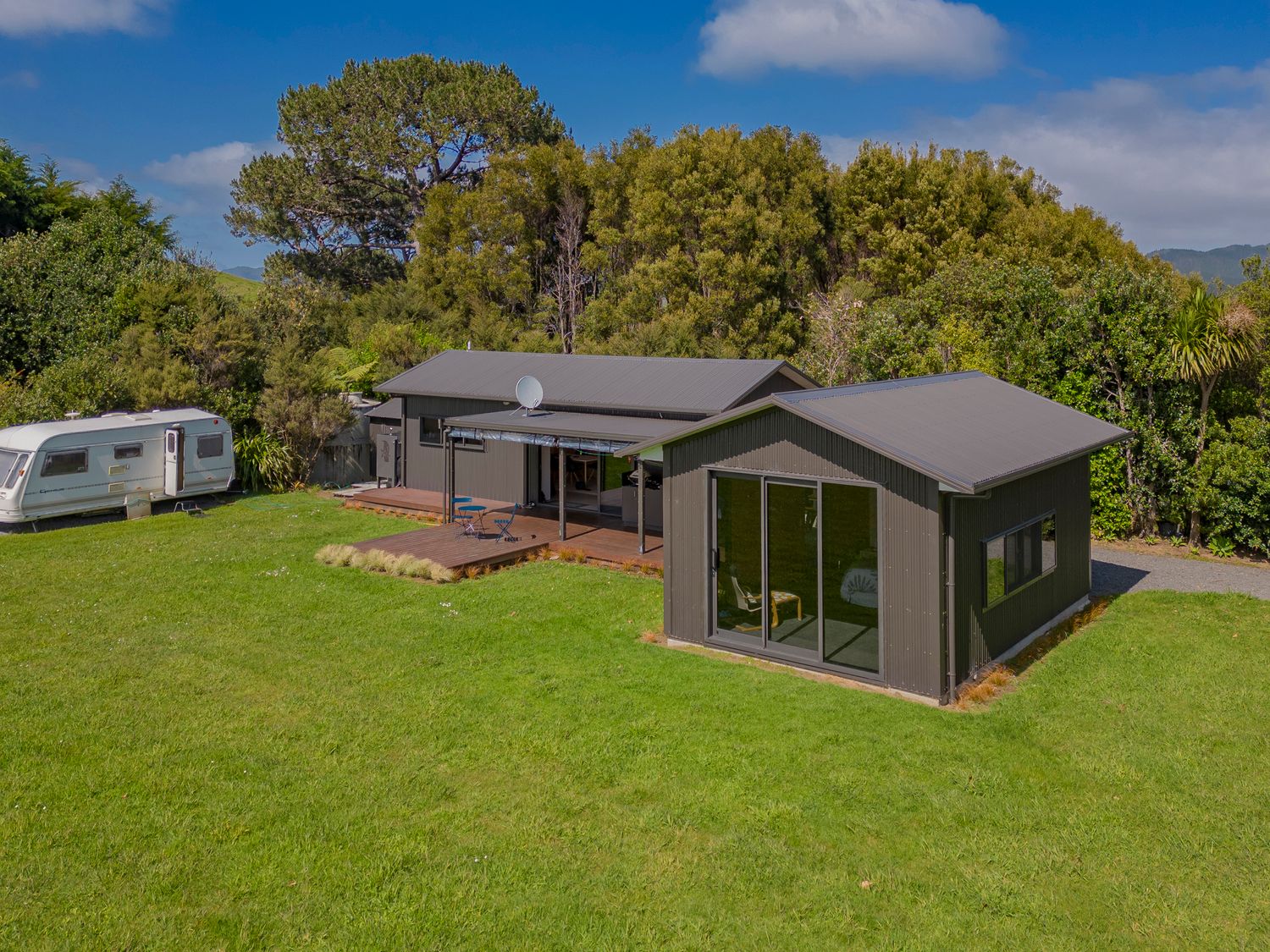 Whangapoua Glamping Hideaway - Whangapoua Bach                     photo 33