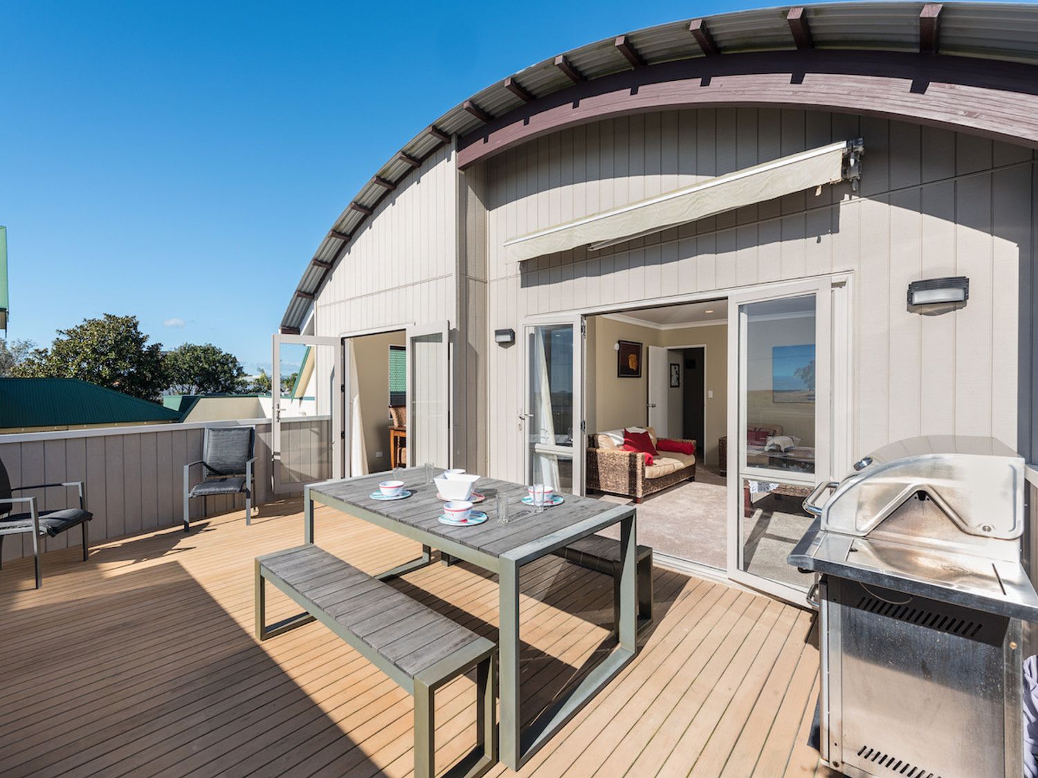 A Beach Barn Haven - Papamoa Holiday Home                     photo 2