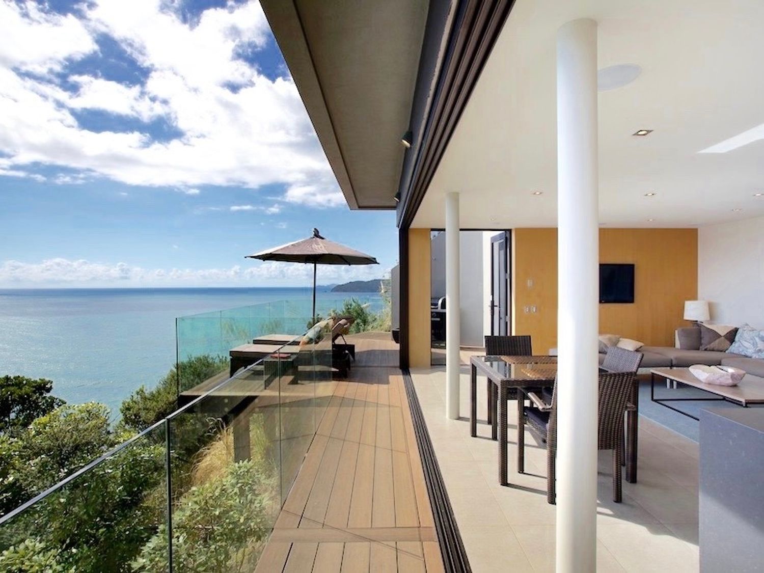 The Lookout - Tairua Holiday Home                     photo 2