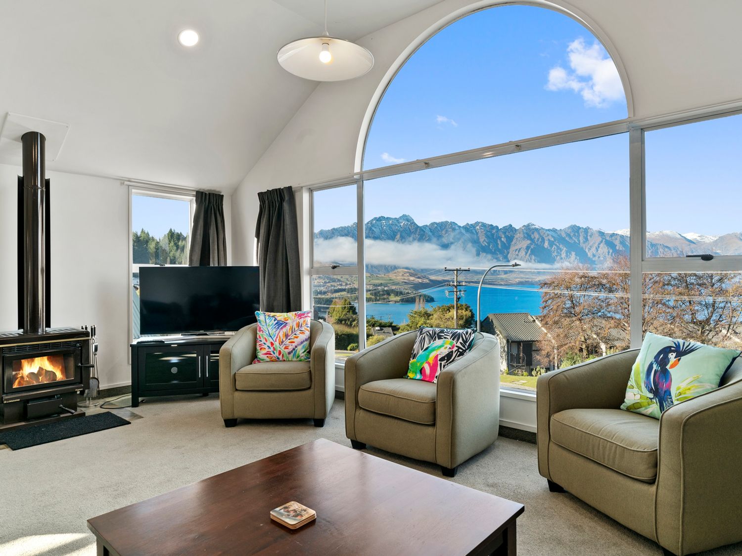 Queenstown Haven - Queenstown Holiday Home                     photo 2