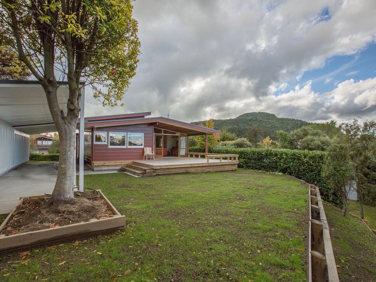 Sixties Cedar Bach - Kuratau Holiday Home                     photo 29