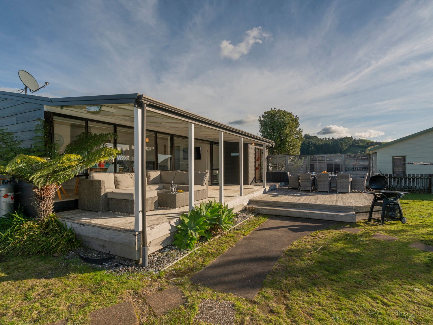 Fun at Whangamata - Whangamata Holiday Home                     photo 39