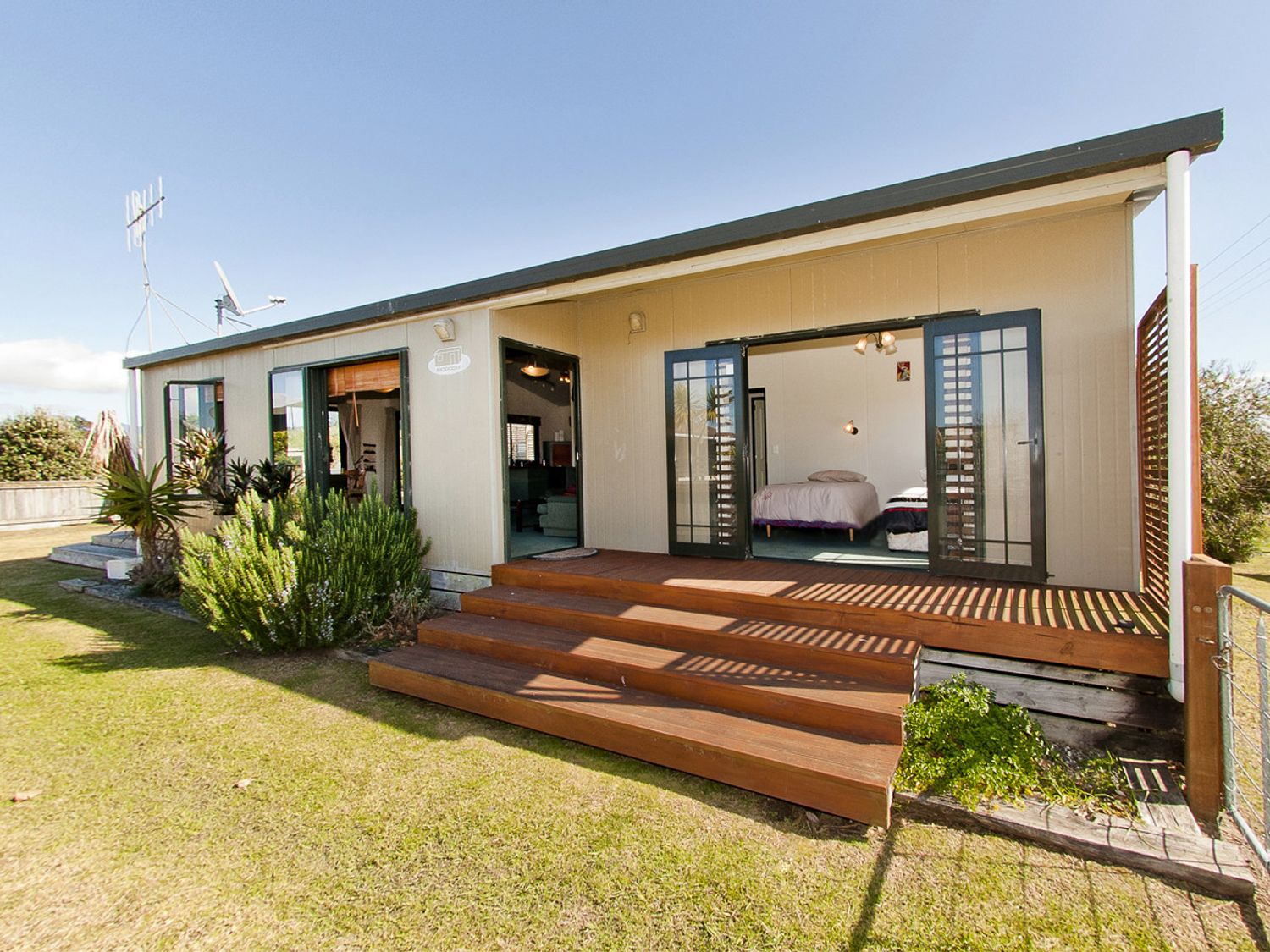 Korolevu Beach House - Whangamata Holiday Home -  - 1030895 - photo 1