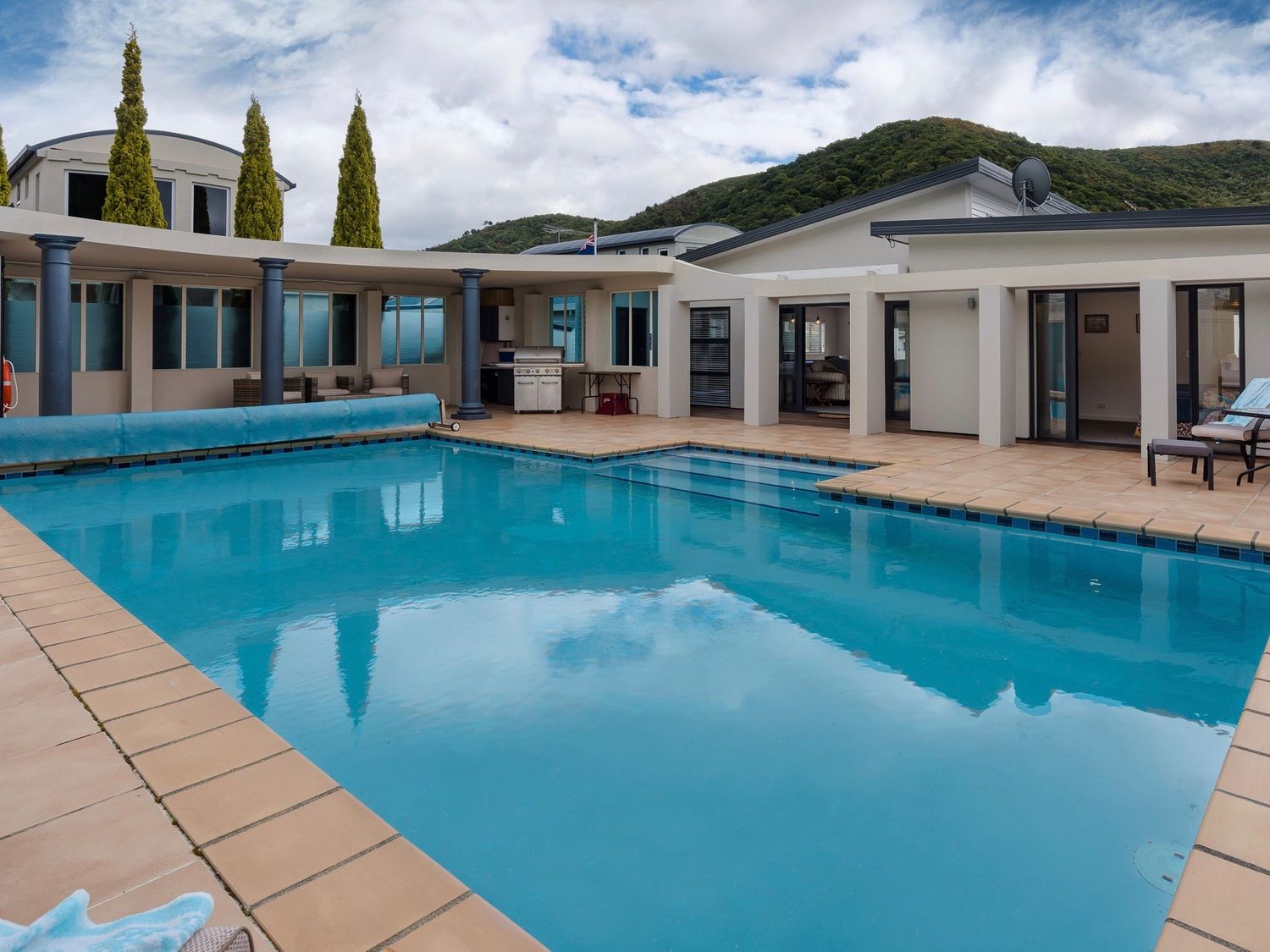 Poolside Retreat - Picton Holiday House (Waikawa) -  - 1030970 - photo 1