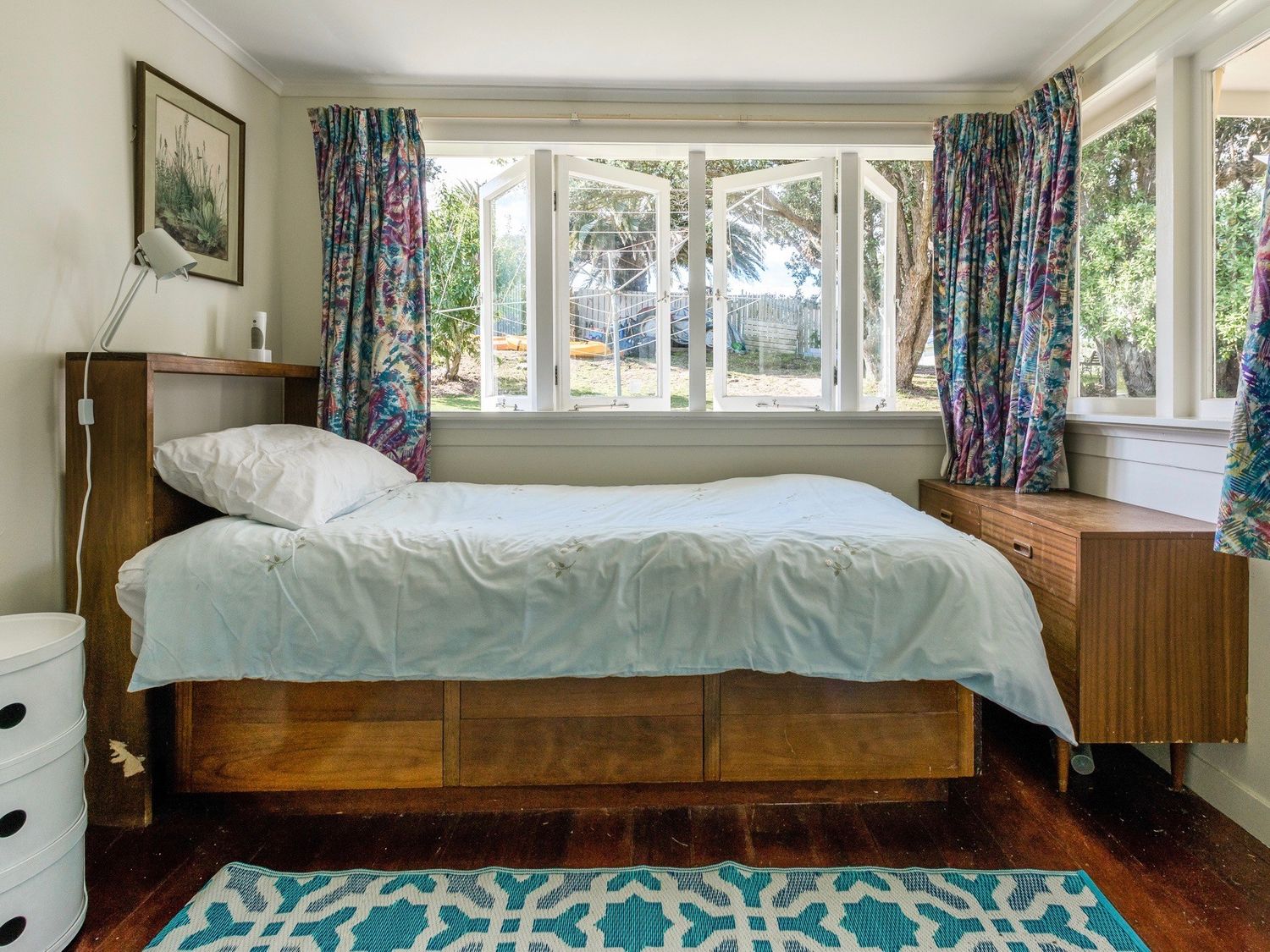 Onetangi Beach Cottage - Onetangi Bach                     photo 27