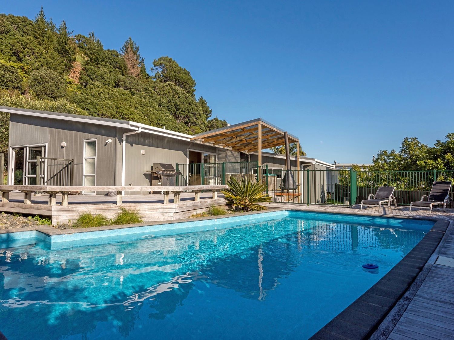 Pool and Spa Escape - Pauanui Holiday Home -  - 1031474 - photo 1