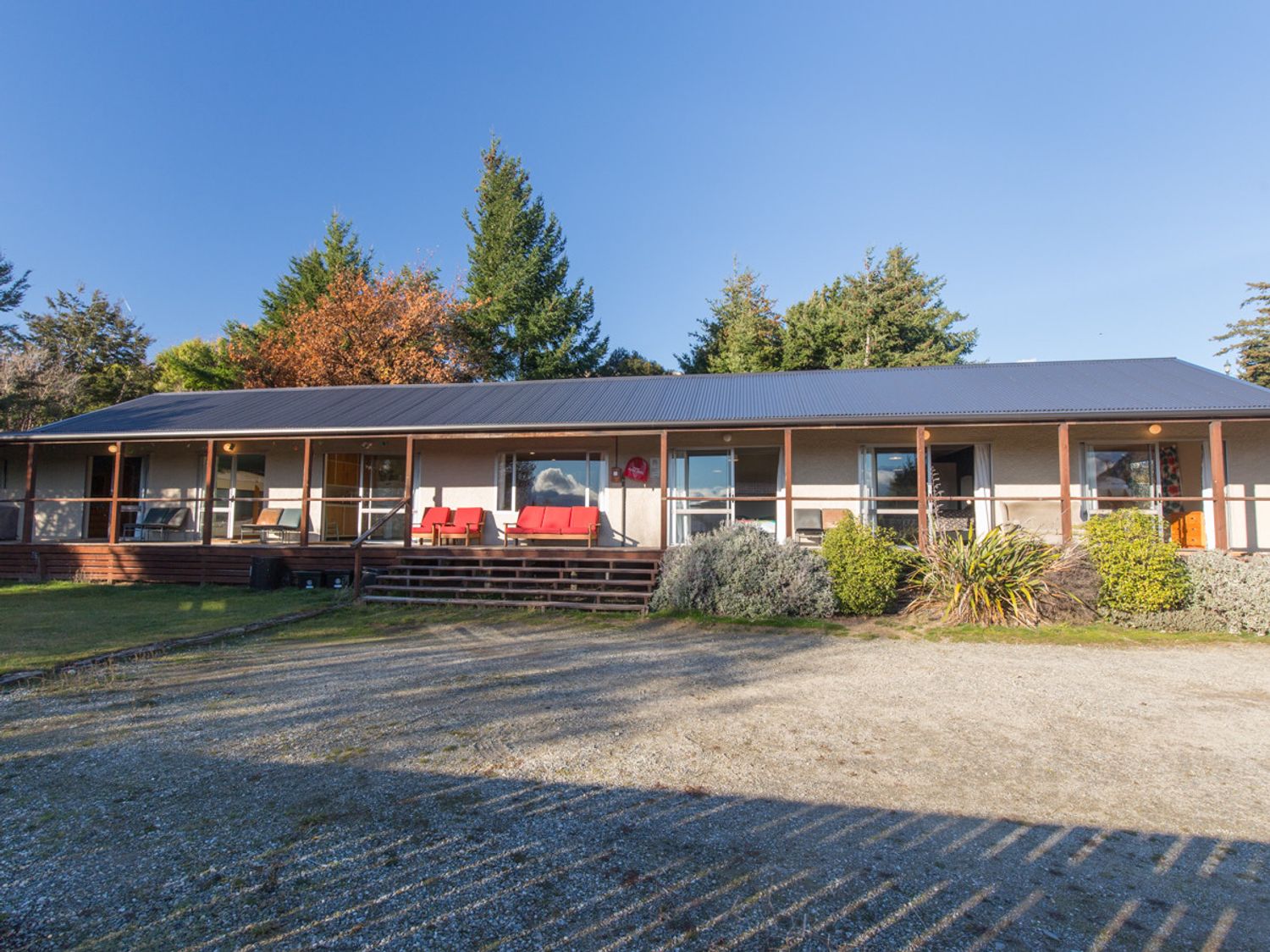 The Long House - Wanaka Holiday Home - Bachcare NZ -  - 1031490 - photo 1