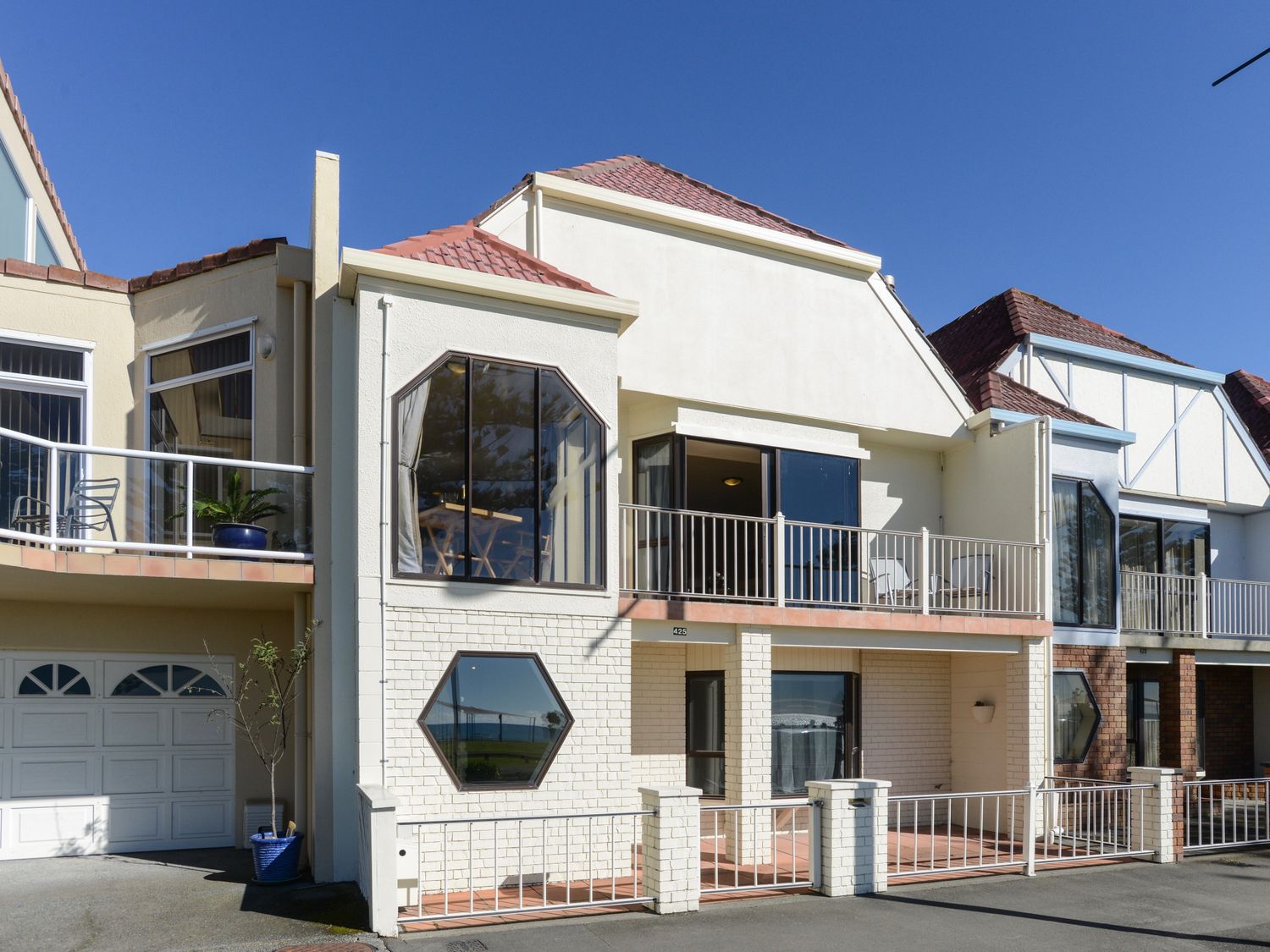 Marine Parade Magic - Napier Holiday Home                     photo 22