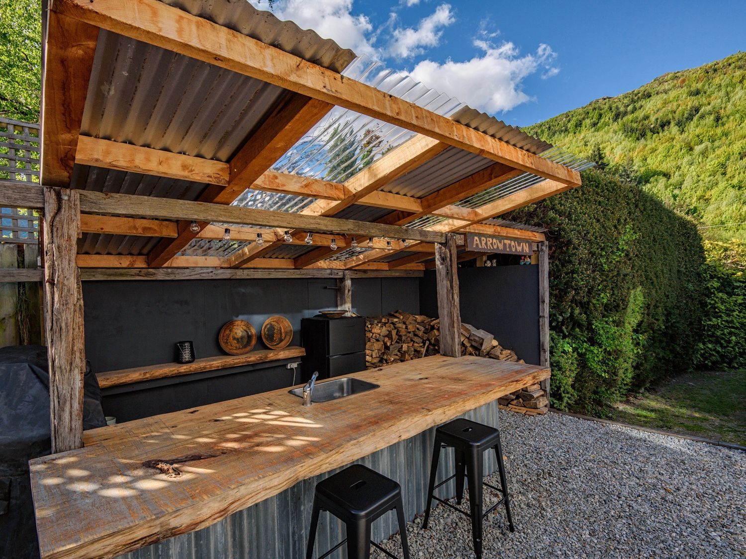 The Hillvue with Spa - Arrowtown Holiday Home                     photo 2
