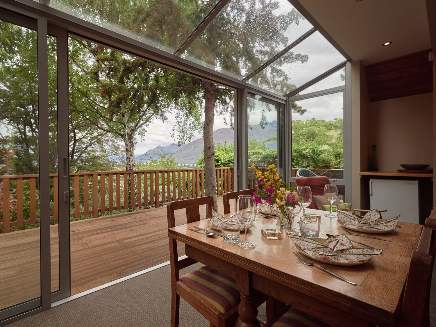 Rest and Relax - Queenstown Holiday Home                     photo 2