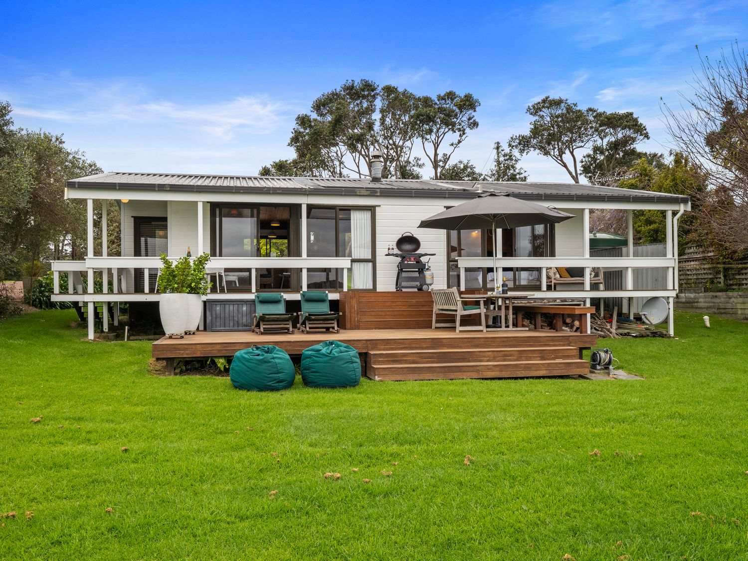 Peaceful Picnic Bay - Surfdale Holiday Home -  - 1031753 - photo 1