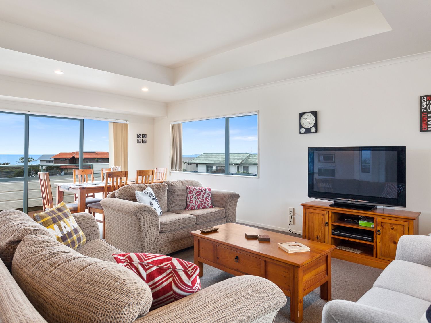 White Island Views - Ohope Holiday Home                     photo 2
