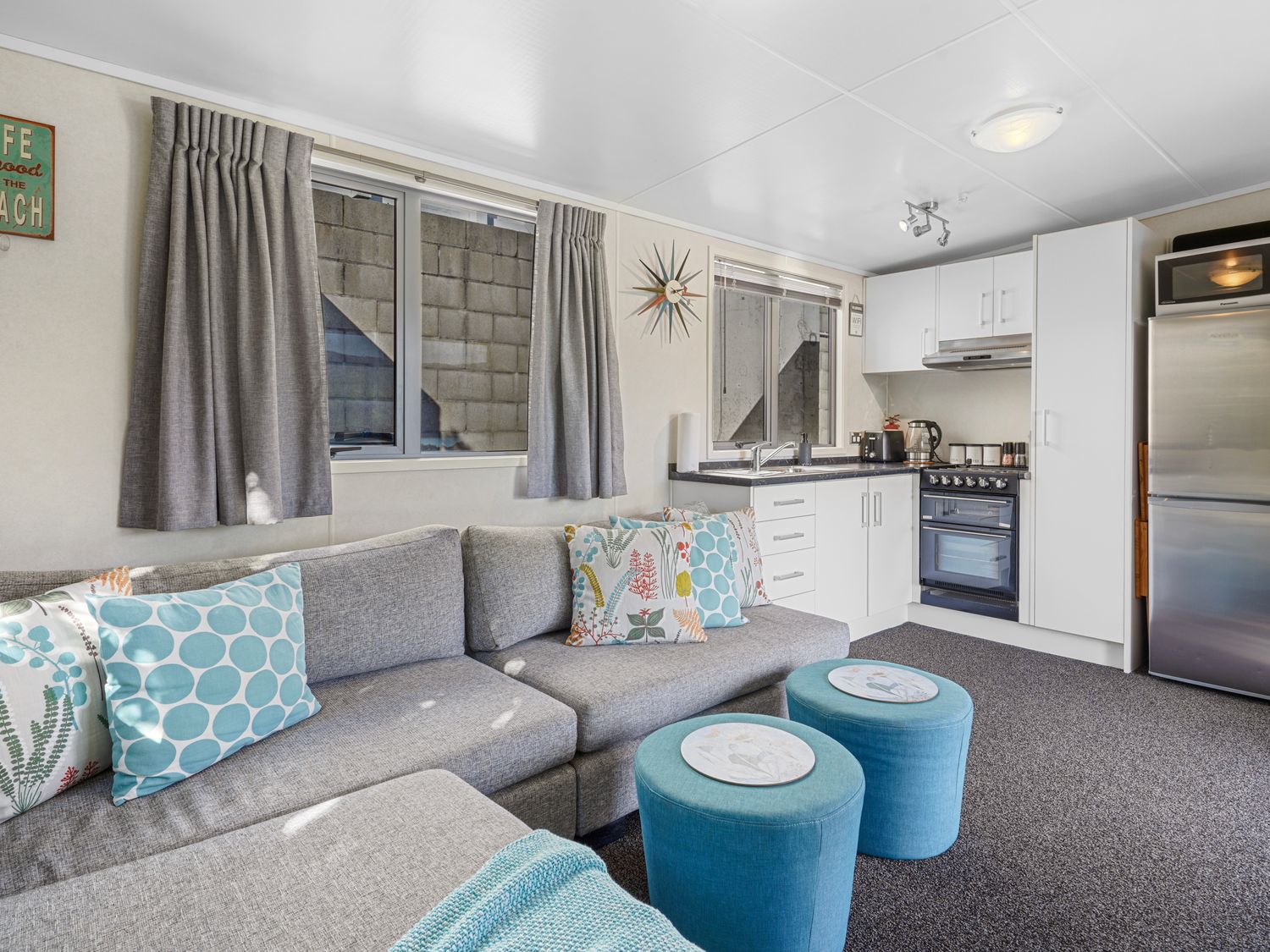 Hector's Tiny House - Akaroa Holiday Home                     photo 2