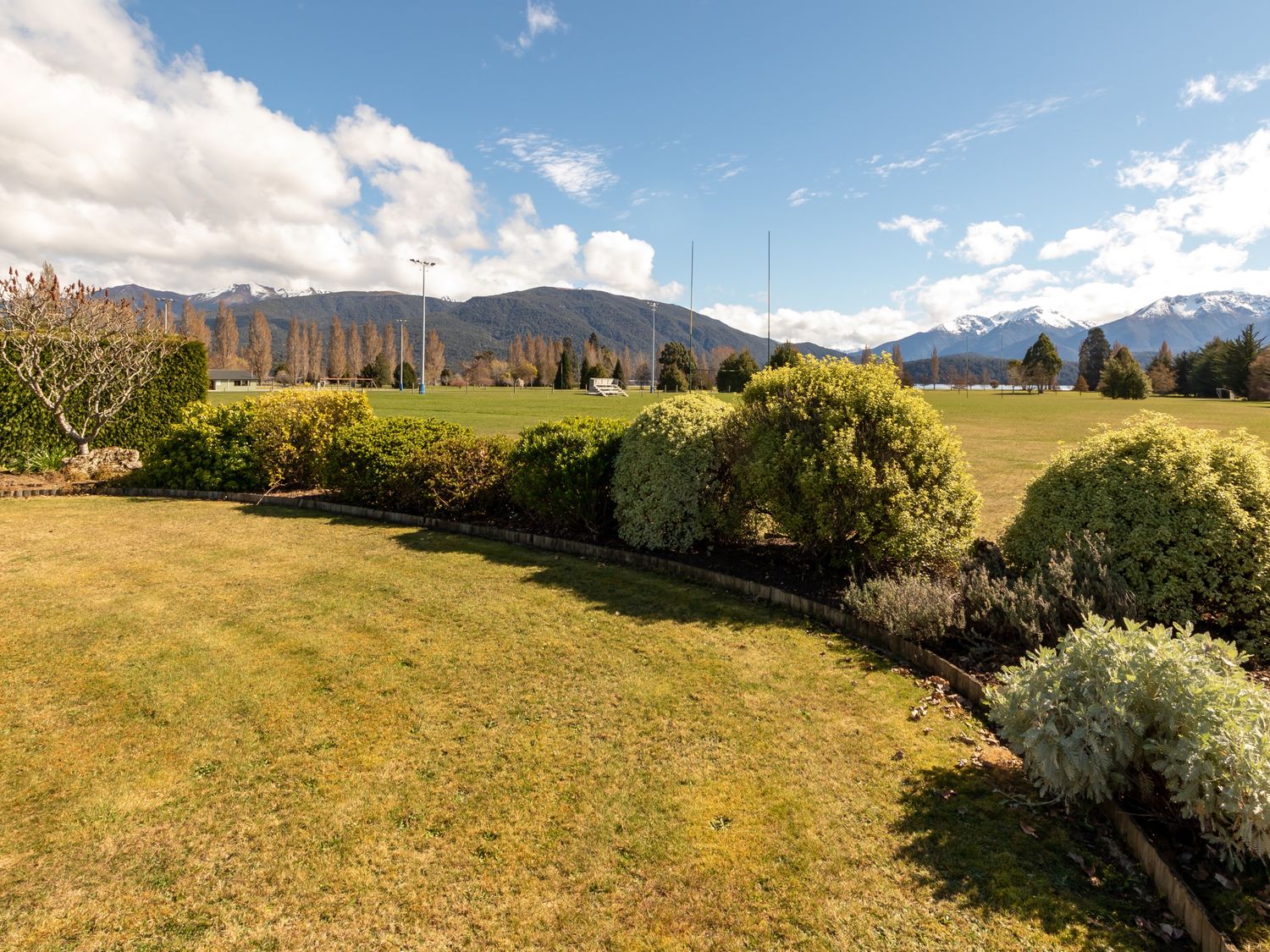 Kepler Retreat - Te Anau Holiday Home                     photo 21