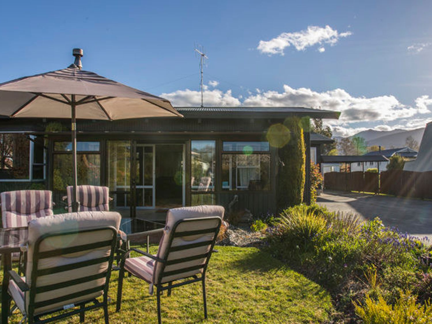 Boat Harbour House - Te Anau Holiday Home                     photo 2