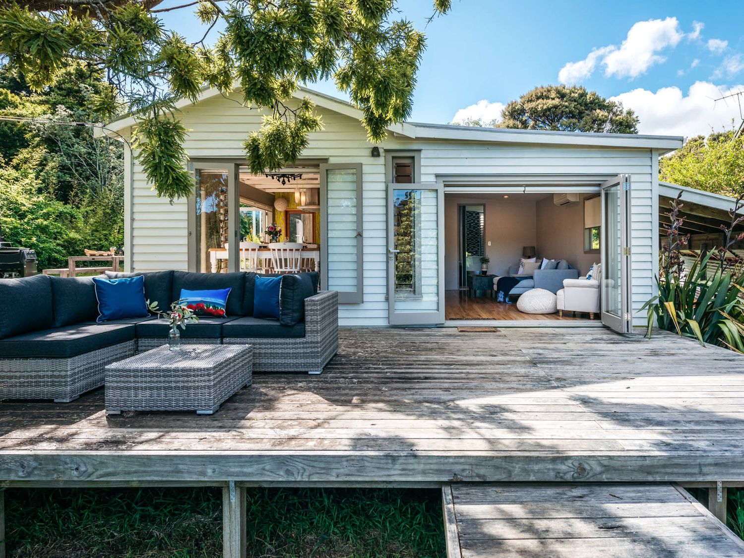Kereru - Waiheke Holiday Home                     photo 23