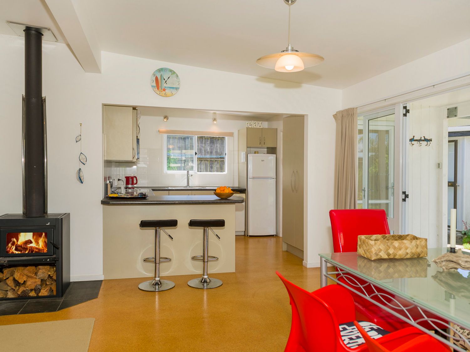 Gone Coastal - Whangamata Holiday House                     photo 2