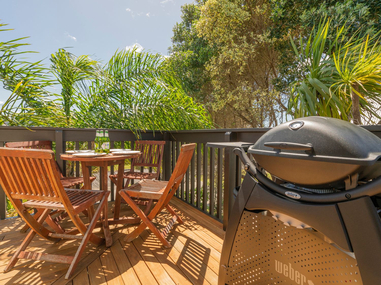 Jacaranda Lodge - Whangamata Upstairs Unit                     photo 2