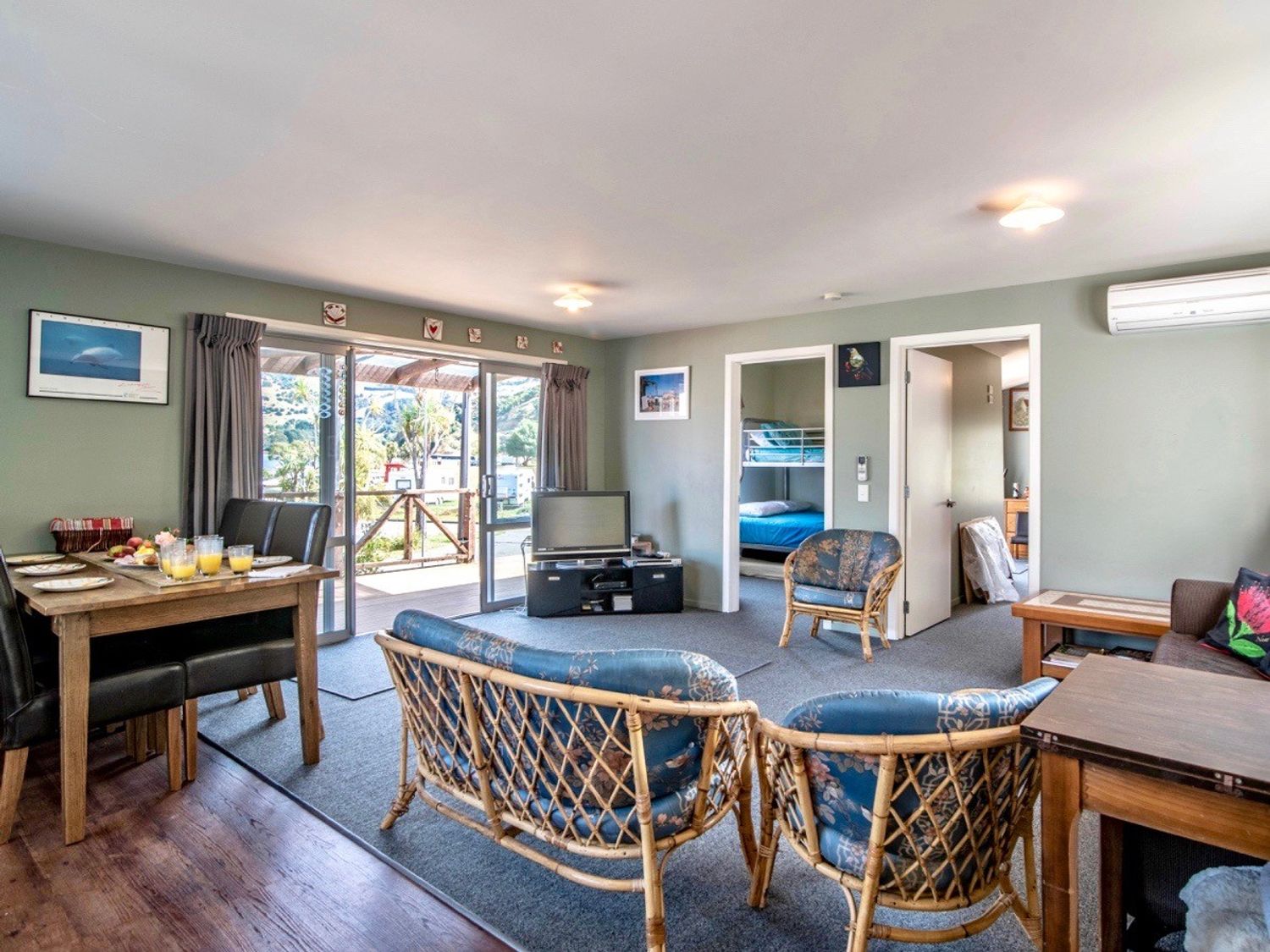 Bay Bliss - Akaroa Holiday Home                     photo 2
