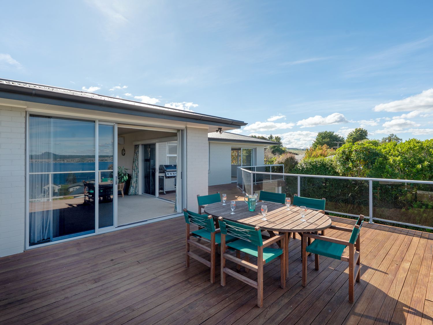 Lofty Lakeviews - Acacia Bay Holiday Home -  - 1032649 - photo 1