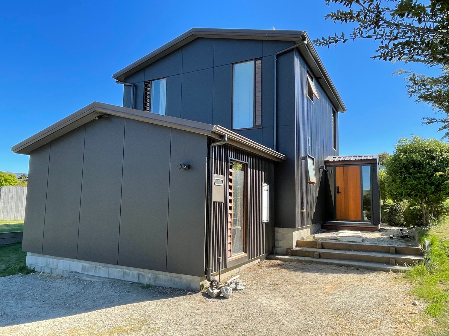 Lake Hawea Haven - Lake Hawea Holiday Home                     photo 24