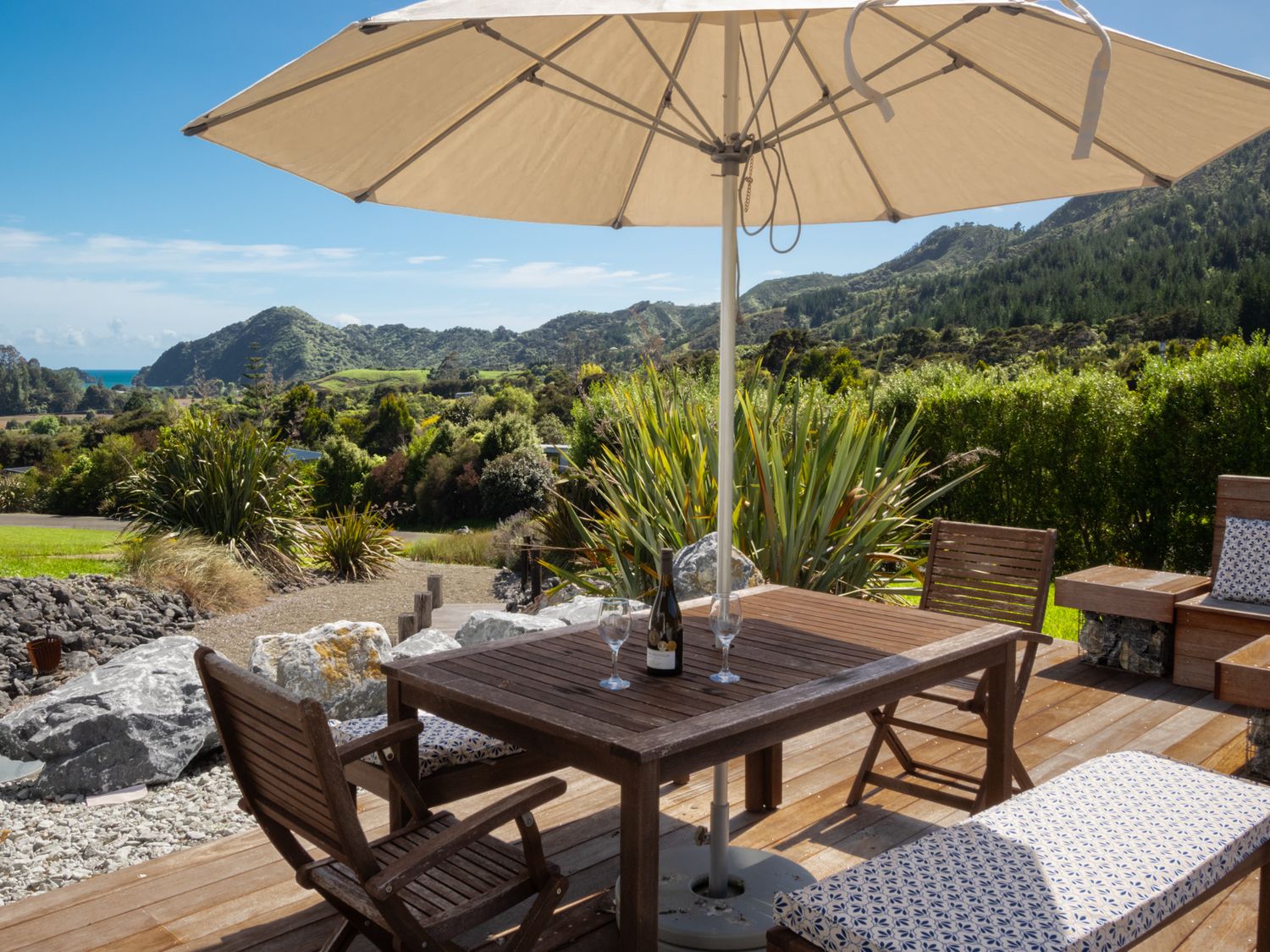 The Lighthouse - Ligar Bay Holiday Home                     photo 2