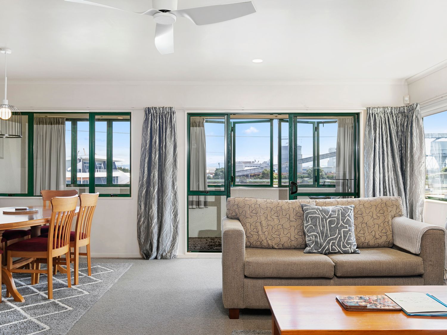 Mount Sunset - Mt Maunganui Townhouse                     photo 2