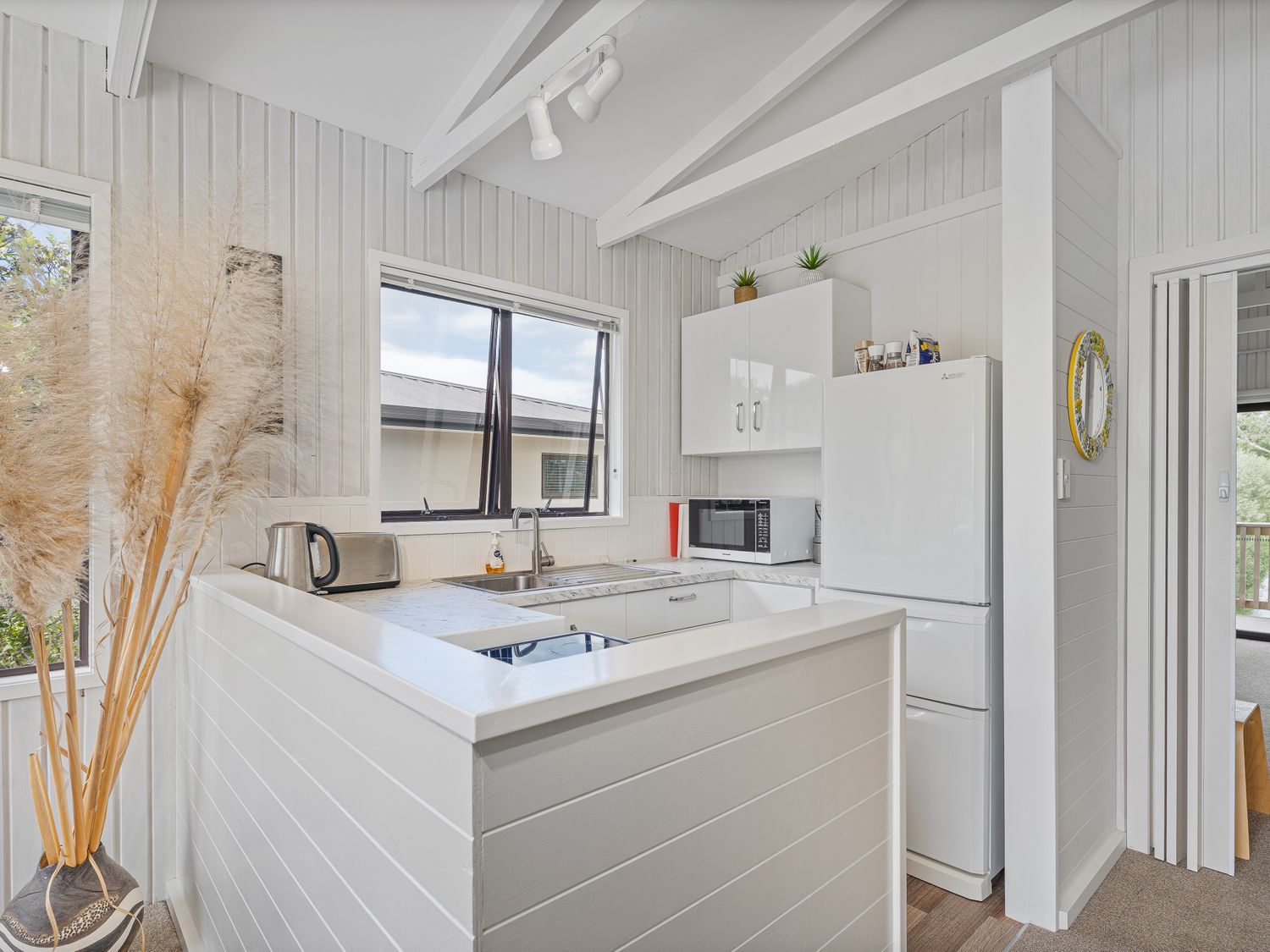 Captains Bach at Cooks - Upstairs Holiday Unit                     photo 21