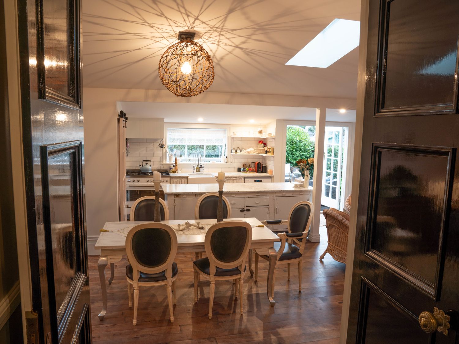 Villa Akaroa - Akaroa Pet Friendly Holiday Home                     photo 2