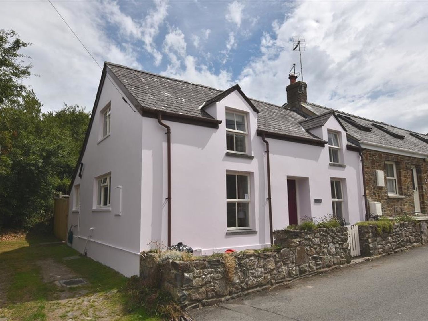 Panteg Cottage, Newport Newport, Pembrokeshire Newport /trefdraeth