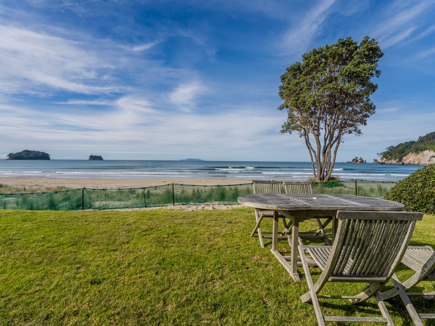 Beachfront Beauty - Whangamata Beachfront Home                     photo 23