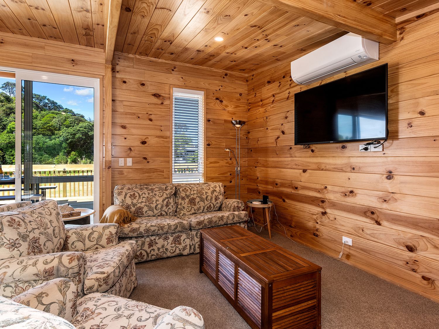 Matapouri Bayside Retreat - Matapouri Holiday Home                     photo 2