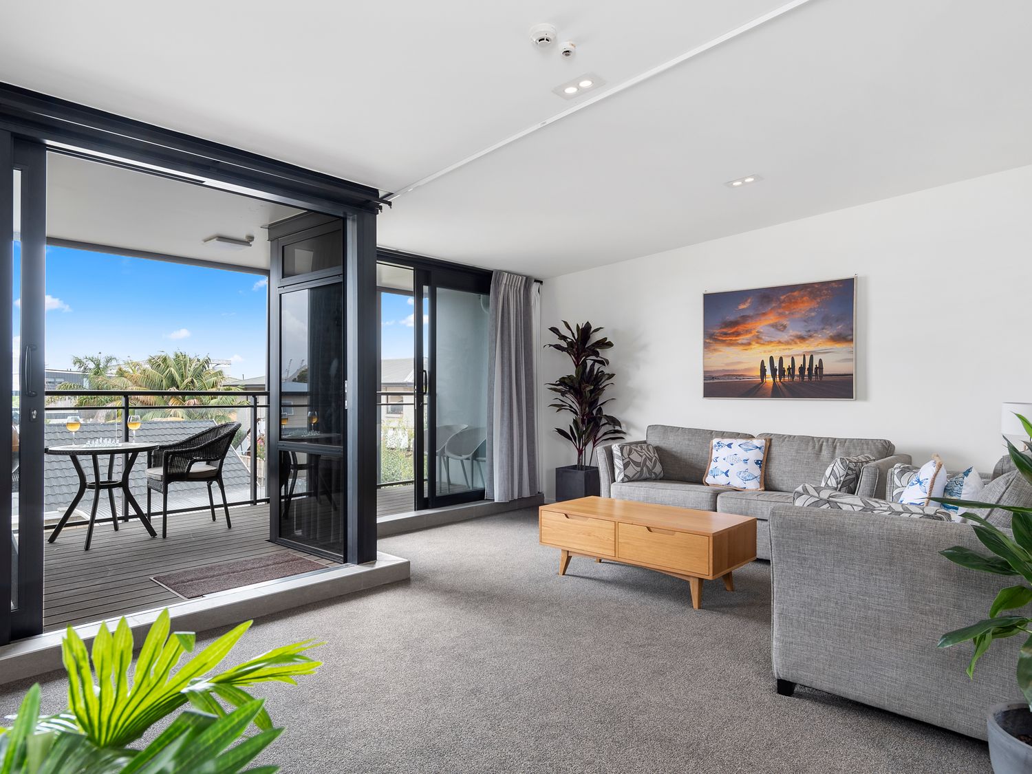 Rooftop Retreat - Mount Maunganui Holiday Home                     photo 2