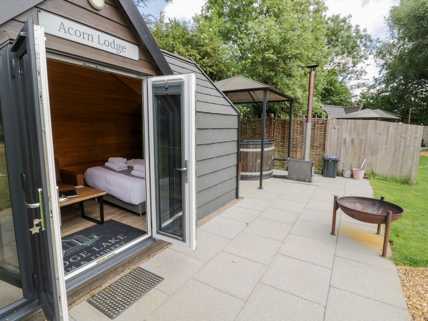 Acorn Lodge, Chacombe