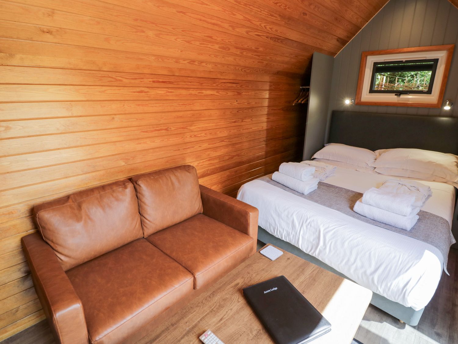 Acorn Lodge, Chacombe