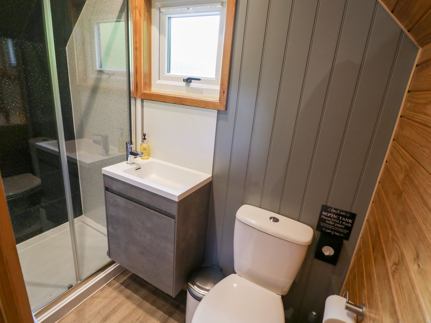 Acorn Lodge, Chacombe