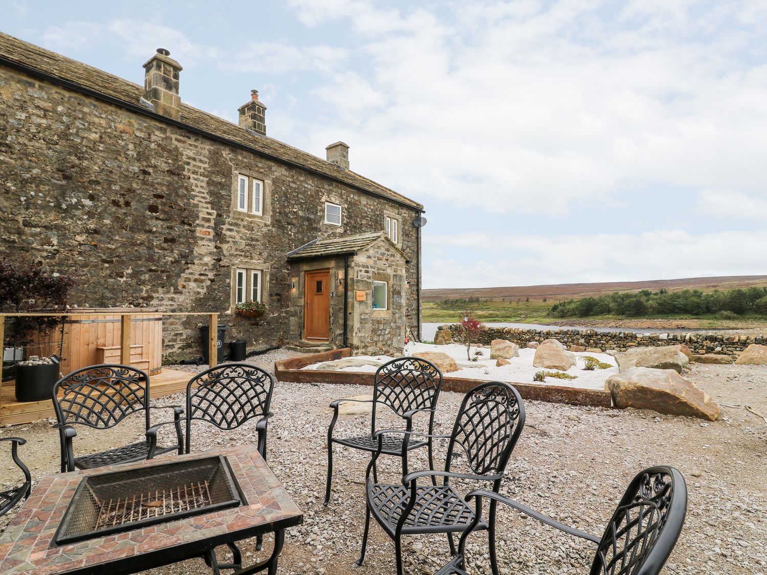 Skyfell at Grimwith Reservoir Cottages ( Ref 1045627 ) Grimwith Holiday Accommodation near Grassington North Yorkshire Four Bedrooms Sleeps seven guests