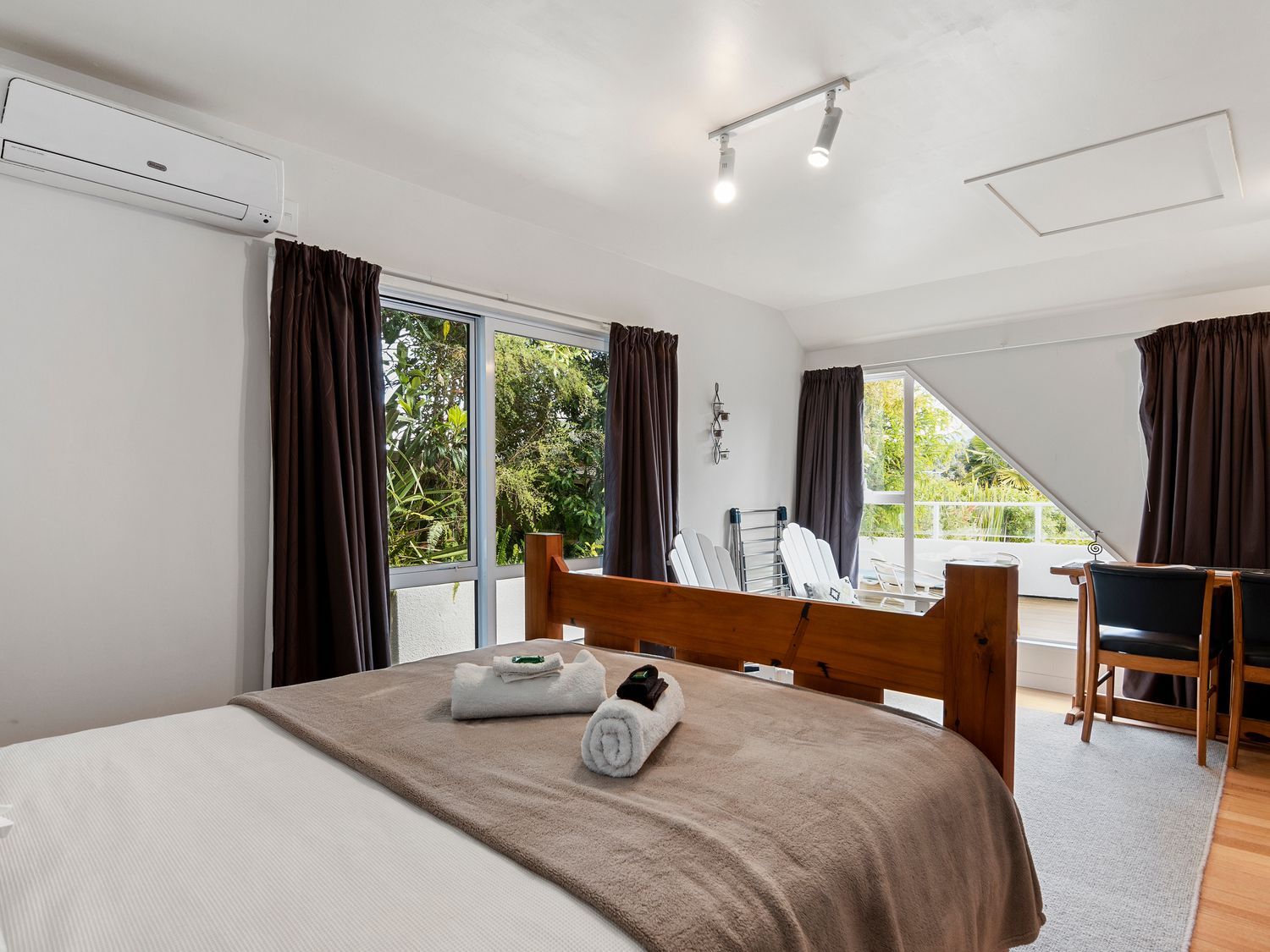 Beach Front Studio, Palms - Tapu Bay Studio                     photo 2