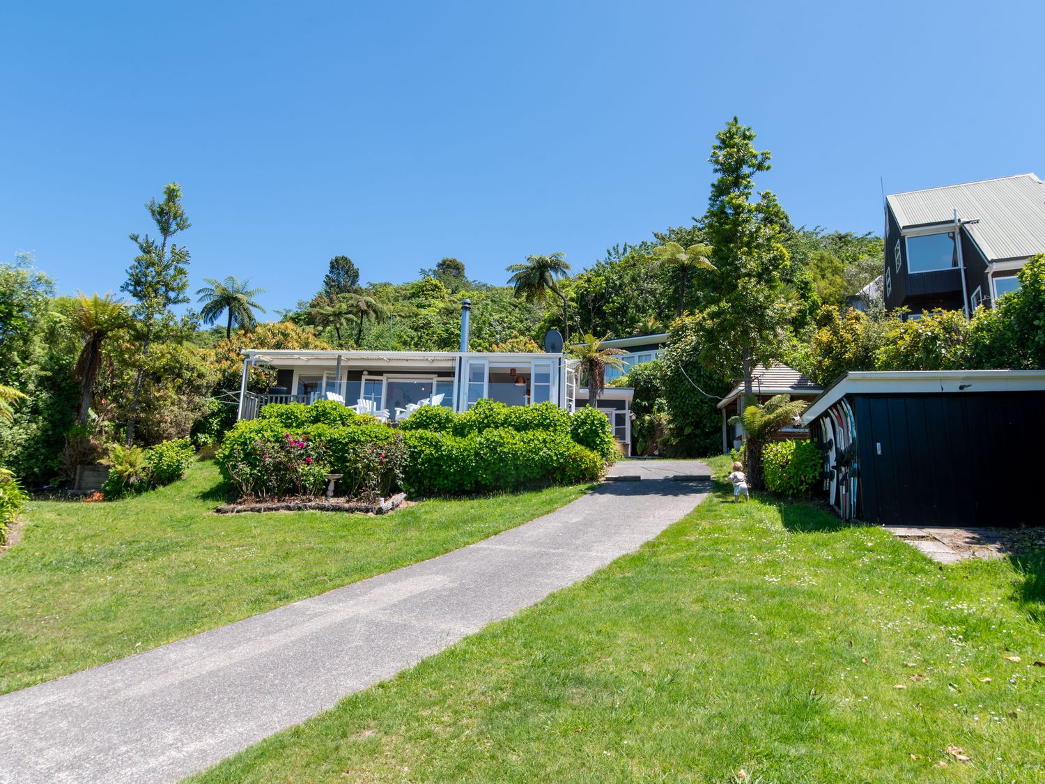 Kiwiana Bach - Lake Tarawera Holiday Home                     photo 42