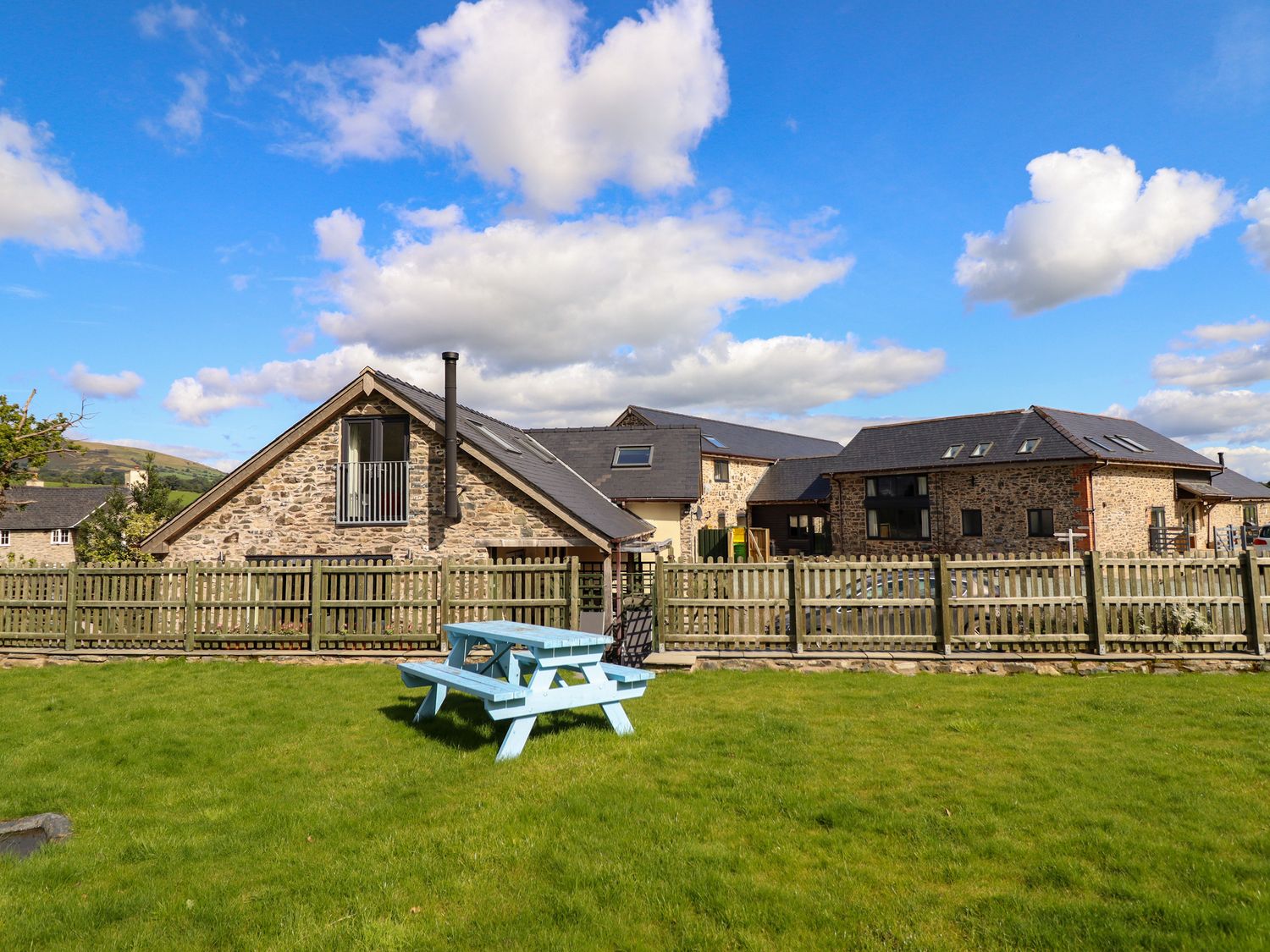 Y Stabl (The Stable), Llanrhaeadr-Ym-Mochnant