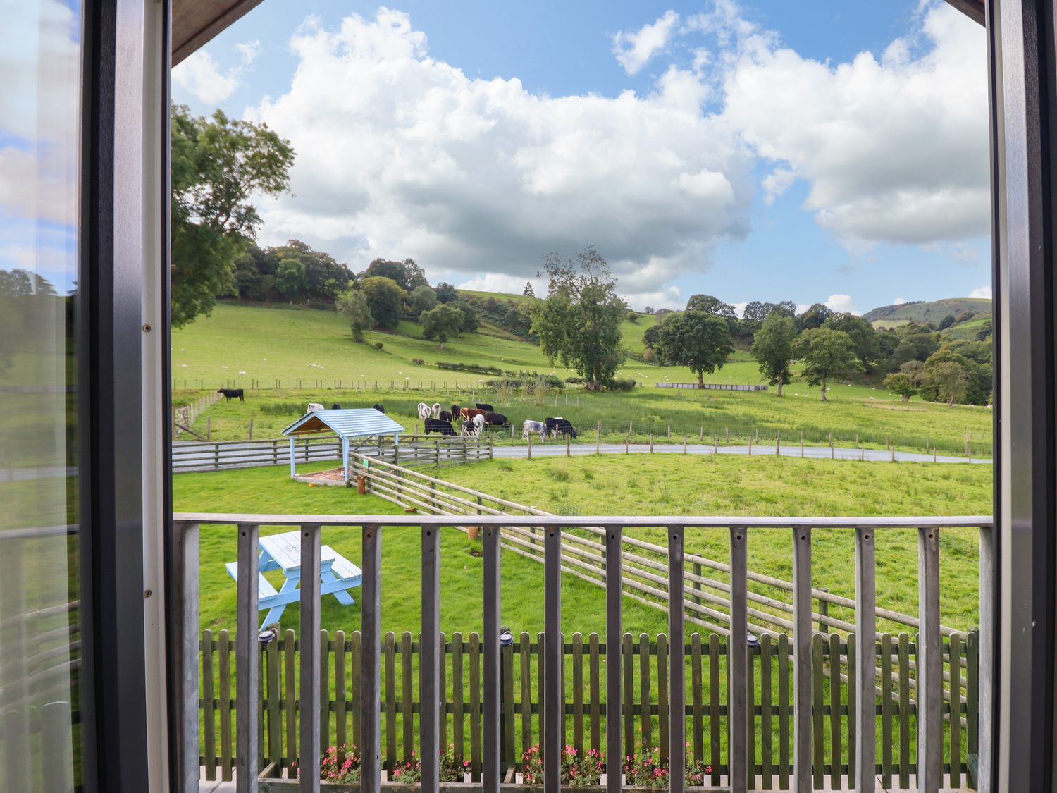 Y Stabl (The Stable), Llanrhaeadr-Ym-Mochnant