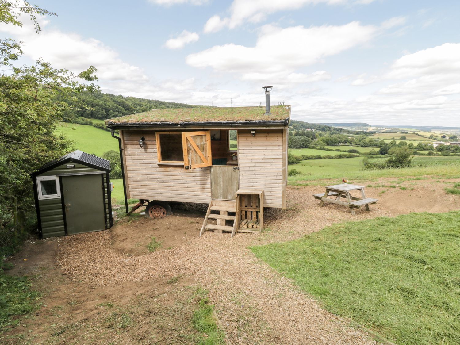 Shepherd's Hut ( Ref 1050044 ) Scarborough shepherds hut sleeps 2 - Self catering accommodation in Scarborough North Yorkshire