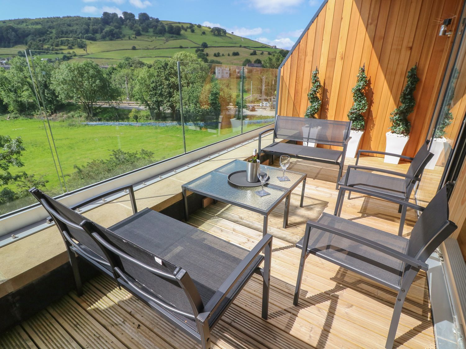 Balcony The Works Cononley Duplex Apartment near Skipton ( Ref 1051050 ) Holiday property in Cononley North Yorkshire