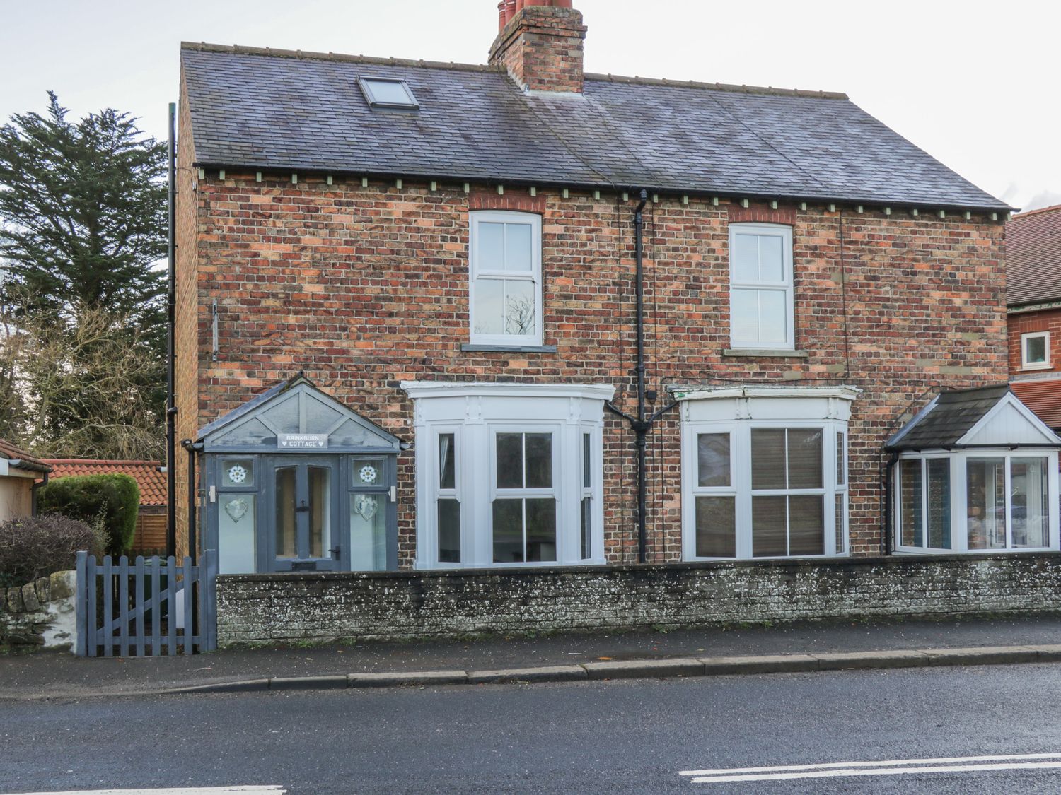 Brinkburn Cottage Burniston ( Ref 1052170 ) Holiday home in Burniston for 4 guests
