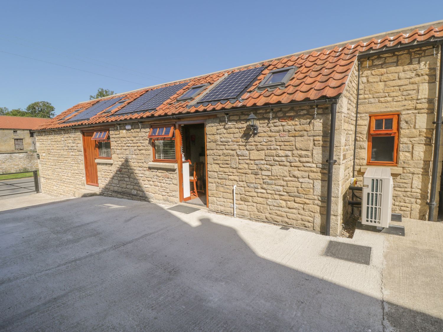 Photo of Yeomans Cottage Allerston ( Ref 1053249 ) Rent self catering accommodation in Allerston near Scarborough North Yorkshire