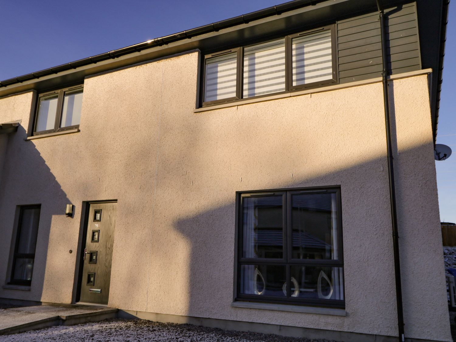 7 Riverside Gardens, Inverness Holiday Cottage Bird Spot