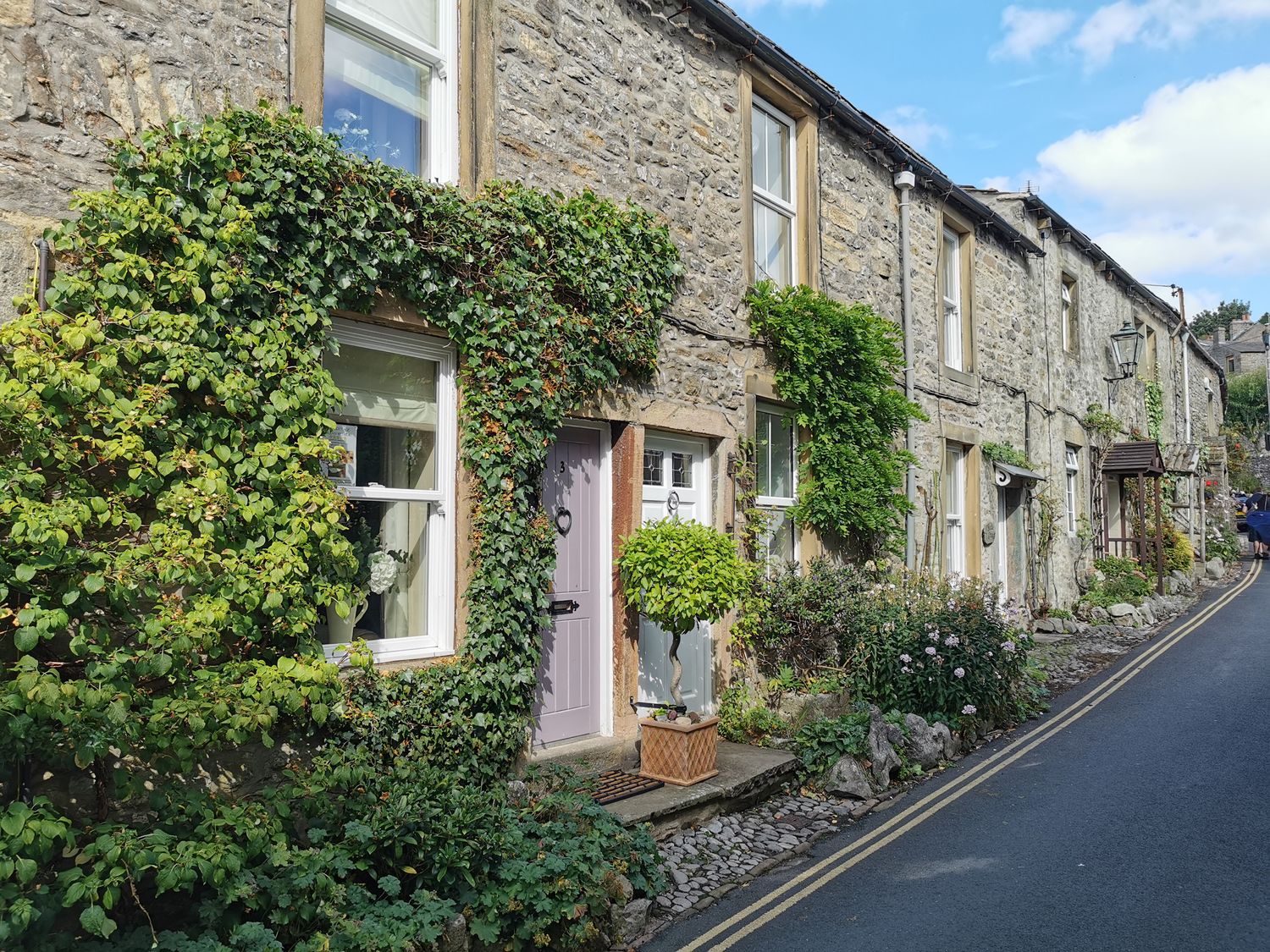 End Cottage Grassington ( Ref 1054276 ) Holiday Cottage with hot tub in Grassington Yorkshire Dales