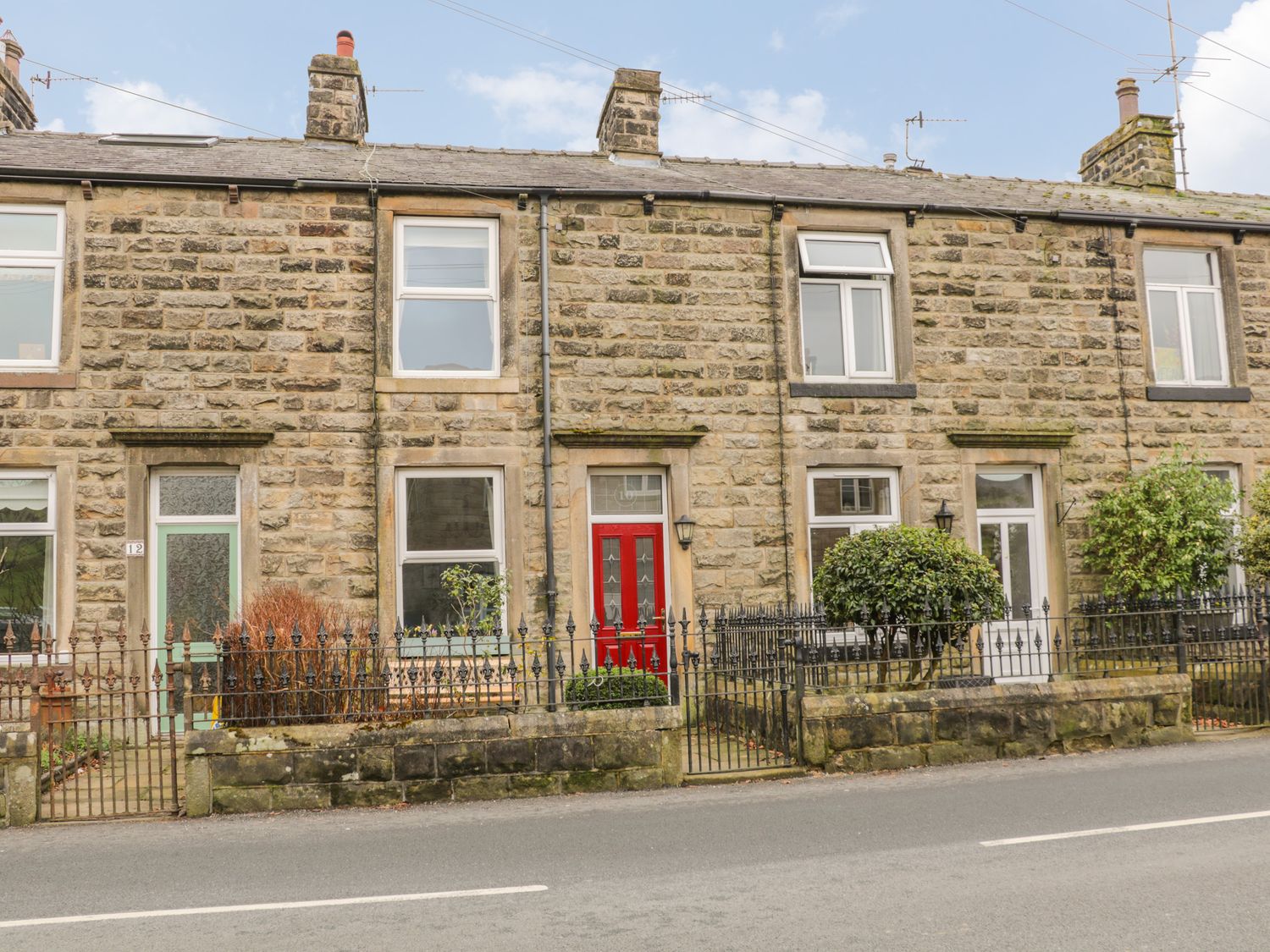 Crag View Cottage Embsay ( Ref 1054711 ) Holiday home in Embsay near Skipton in Yorkshire Dales
