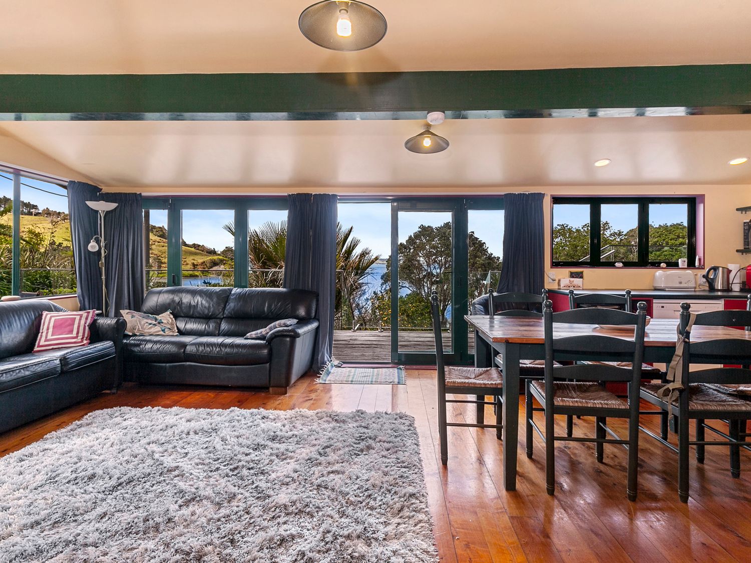 Pohutukawa Cottage - Matakana Holiday Home                     photo 2