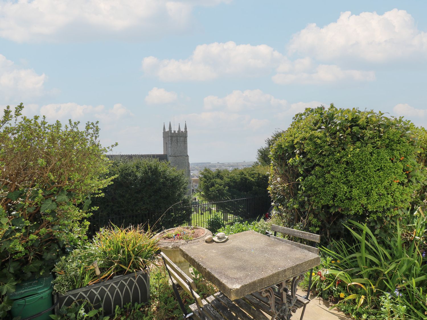 Overchurch, Hythe